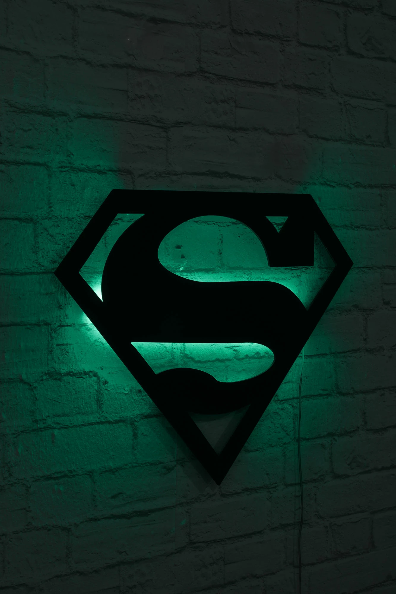 Dritë dekorative LED, Superman, ngjyrë e gjelbër, bazë MDF e zezë, 52x40cm