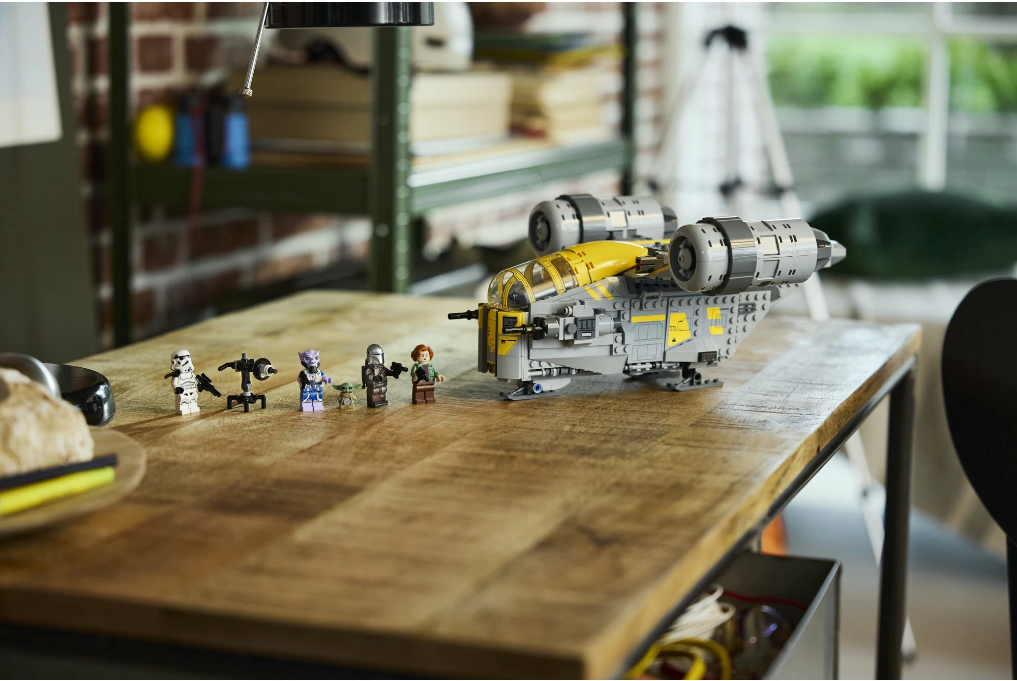 Set ndërtimi LEGO Star Wars The Razor Crest 75447, 930 copë, 10+ vjet, gri/verdhe