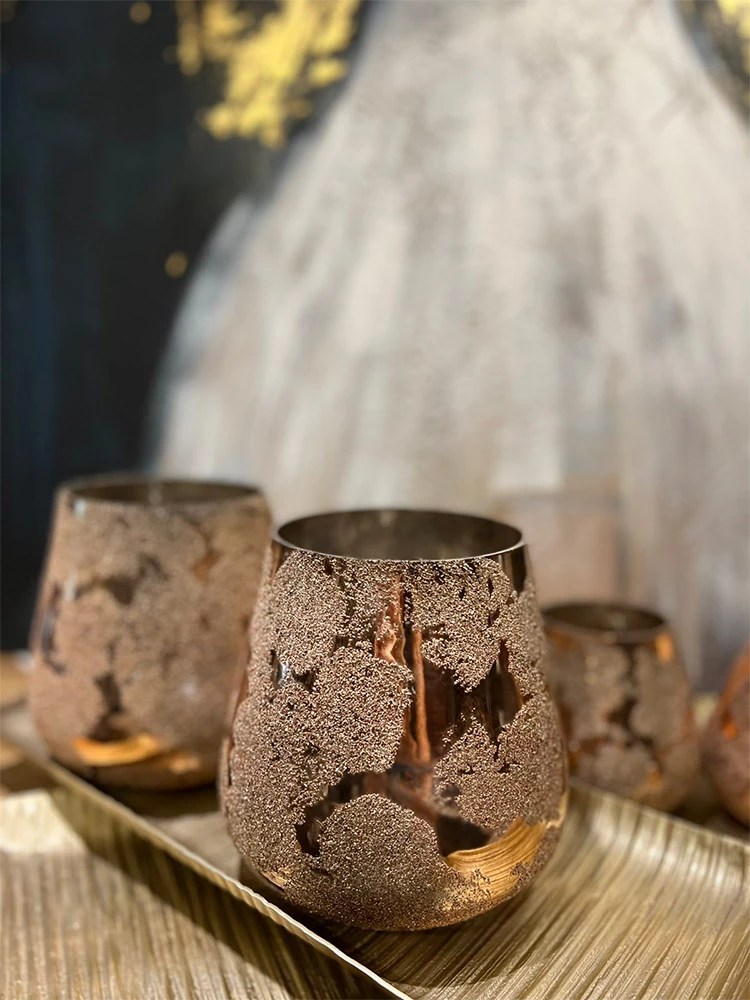 Mbajtës për qirinj të vegjël ALKE, xham, ngjyrë ari, 11x11x11 cm