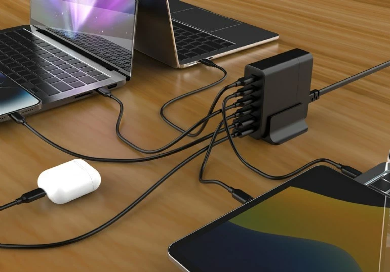 Karikues universal Gembird TA-UC-2A4C-PD75-01-BK, 75W, 6 porta USB, i zi