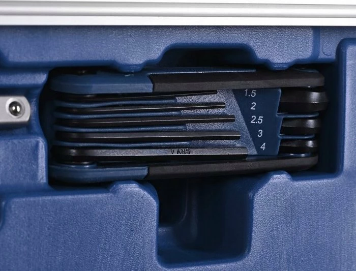 Set çelësash me llokma Scheppach TB170 135 copë, 1/4\" & 3/8\", Cr-V, me kuti veglash, argjendtë/blu