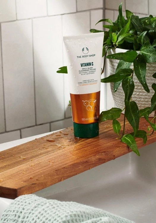 Vitamin C - Pastrues për Fytyrë me Shkëlqim 100 ML