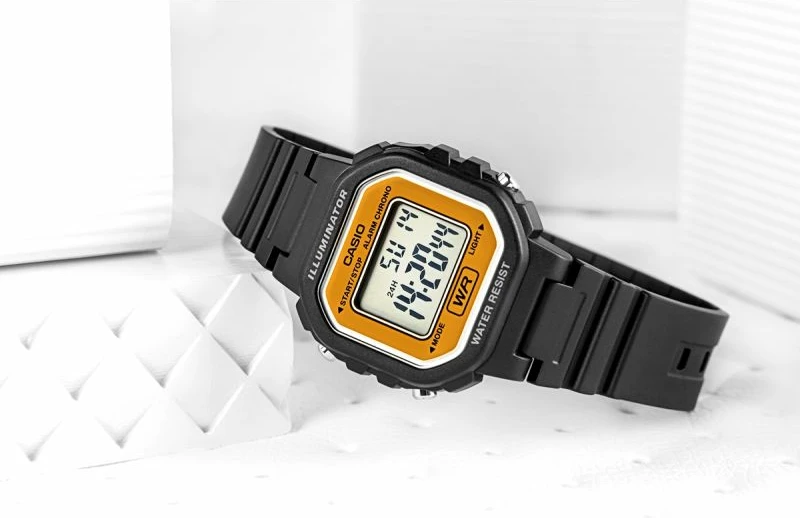 Orë dore digjitale për femra Casio, e zezë