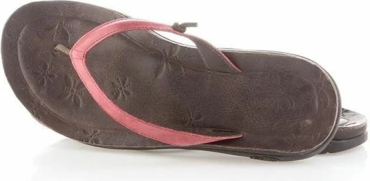 Atlete për femra Chaco Locavore, të kuqe