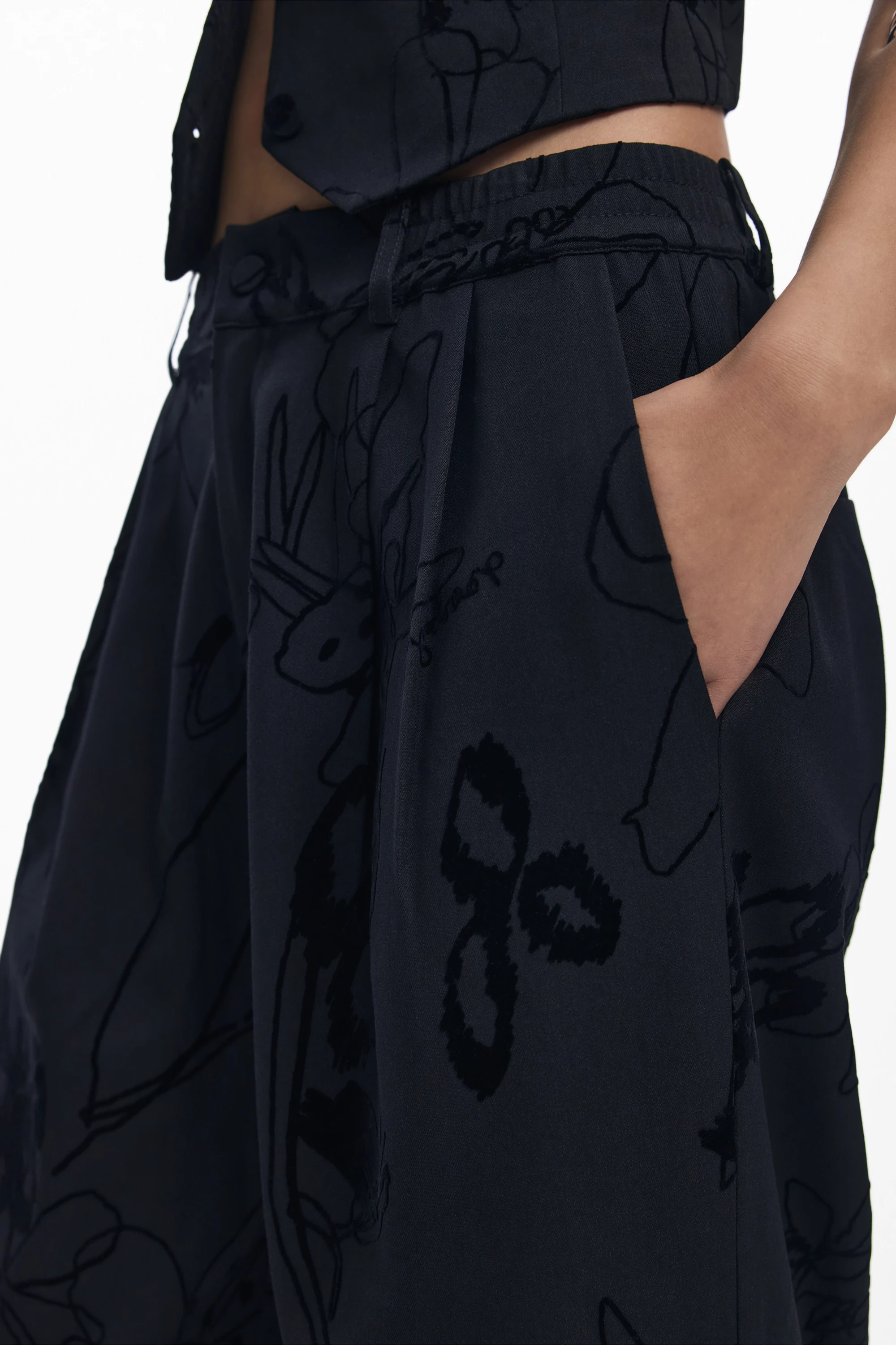 Pantallona femra Desigual, të zeza