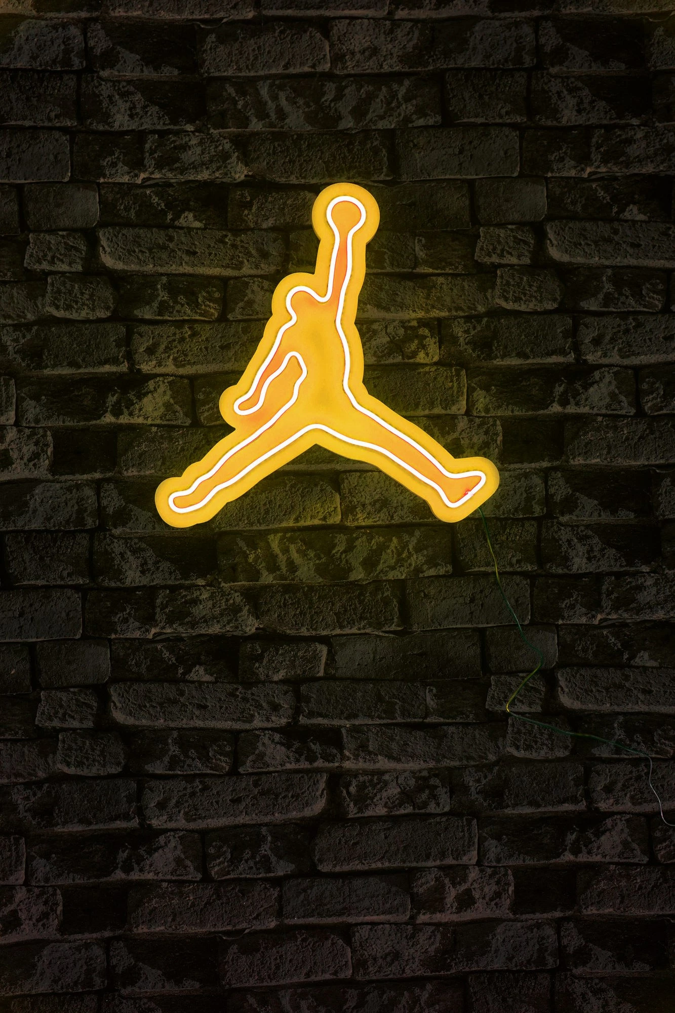 Dritë dekorative murale LED, formë basketbollisti, plastike, ngjyrë e verdhë, 42x40x2 cm