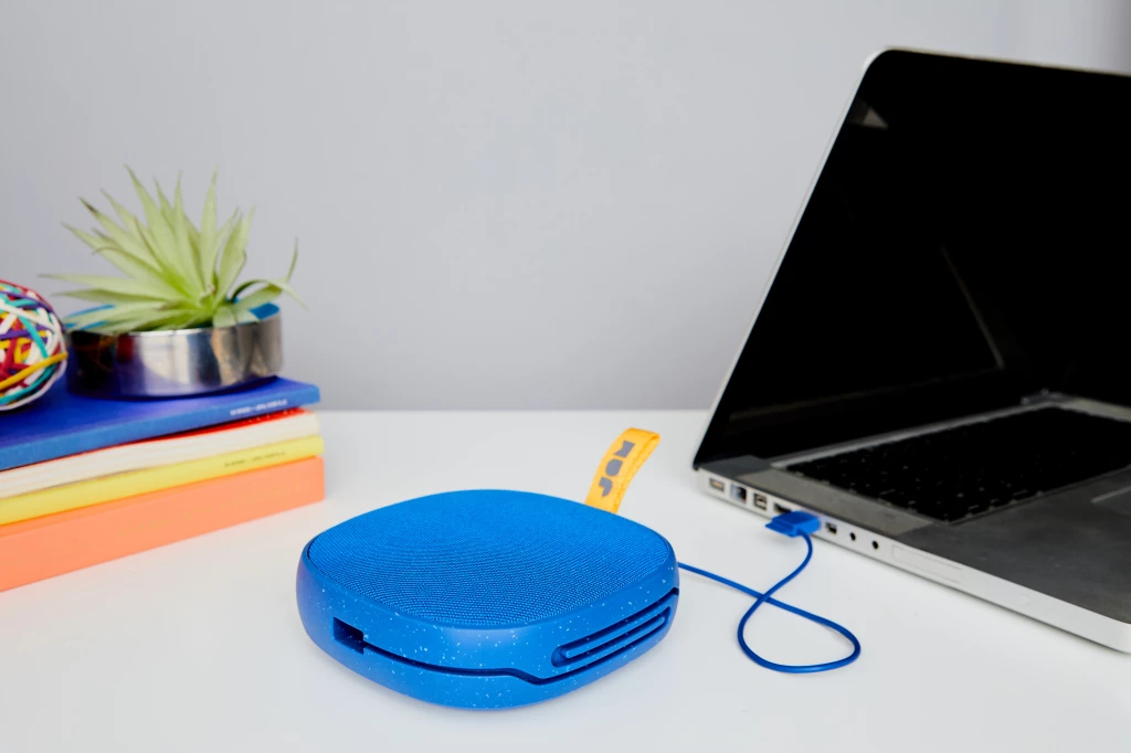 Altoparlant Jam Audio Hang Tight Bluetooth, rreze 30 m, hands-free, kabllo karikimi e integruar, blu