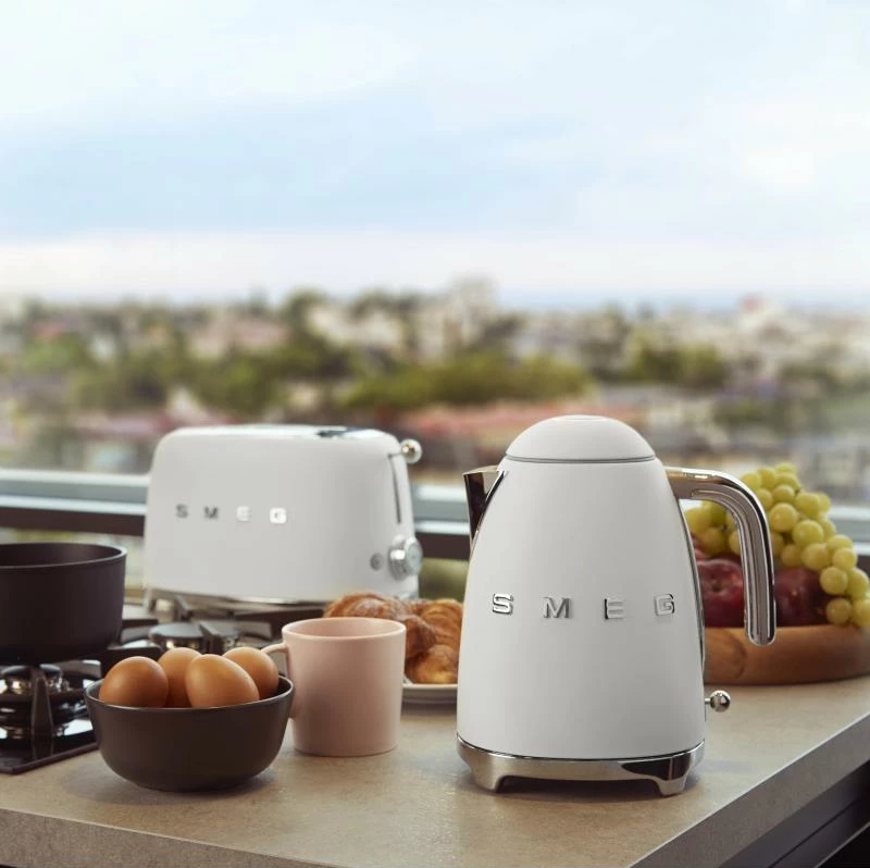 Çajnik elektrik Smeg KLF03WHMEU, i bardhë mat