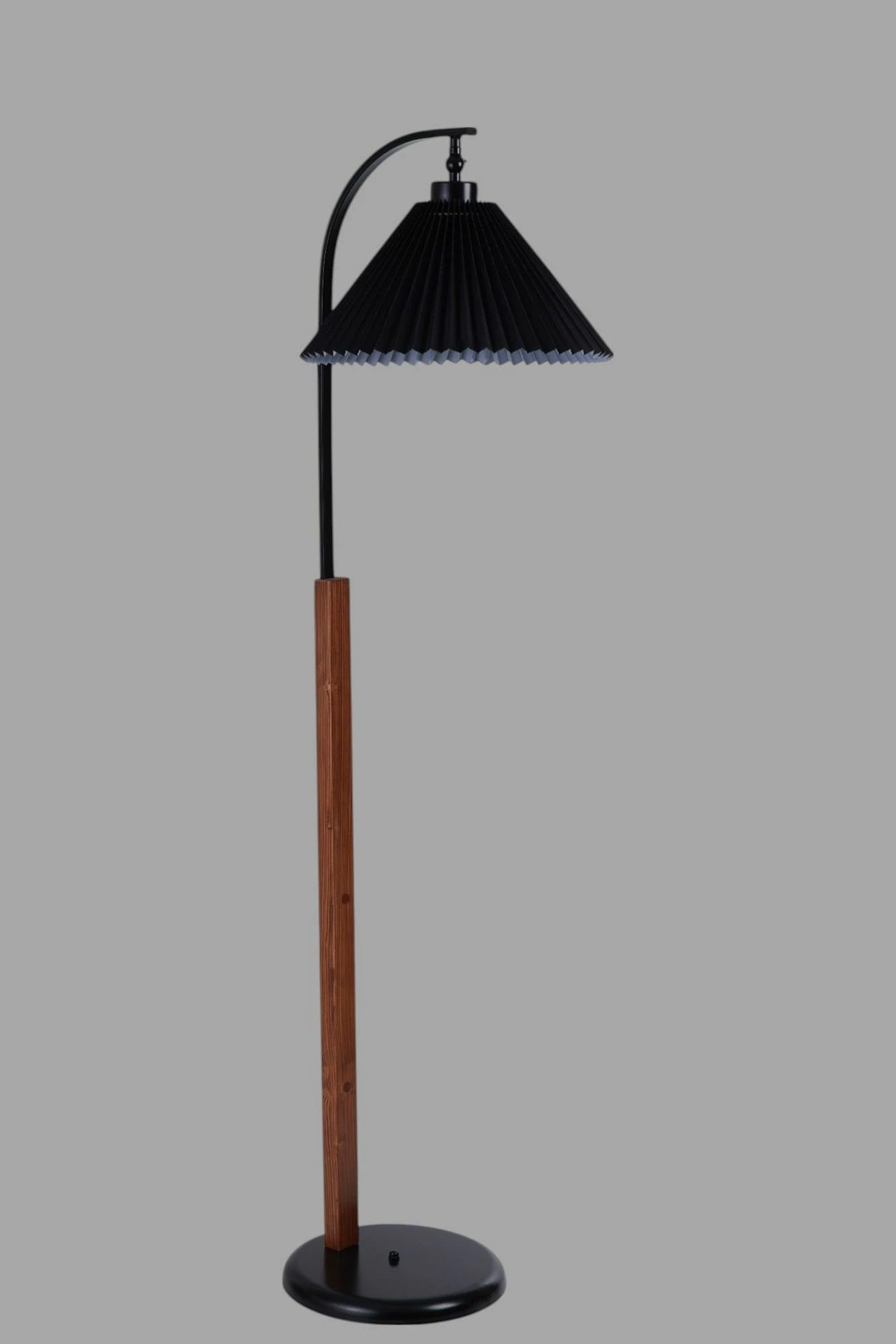 Llambë dyshemeje Opviq, e zezë dhe arre, 8953-2, 150cm