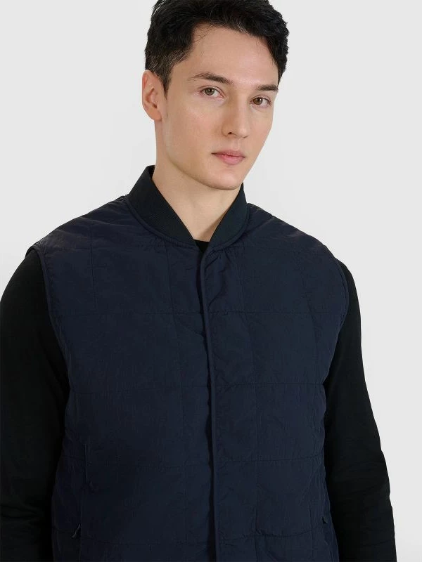 Jelek pa mëngë për meshkuj 4f