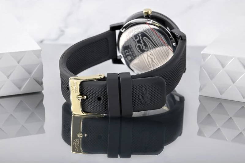 Orë dore për femra Lacoste, e zezë