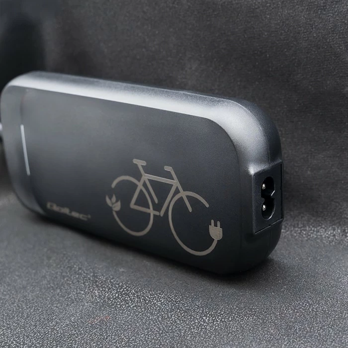 Karikues biçiklete elektrike Qoltec 50333, 42V 2A, 5.5x2.5mm, i zi