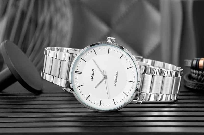 Orë dore për meshkuj CASIO, argjend