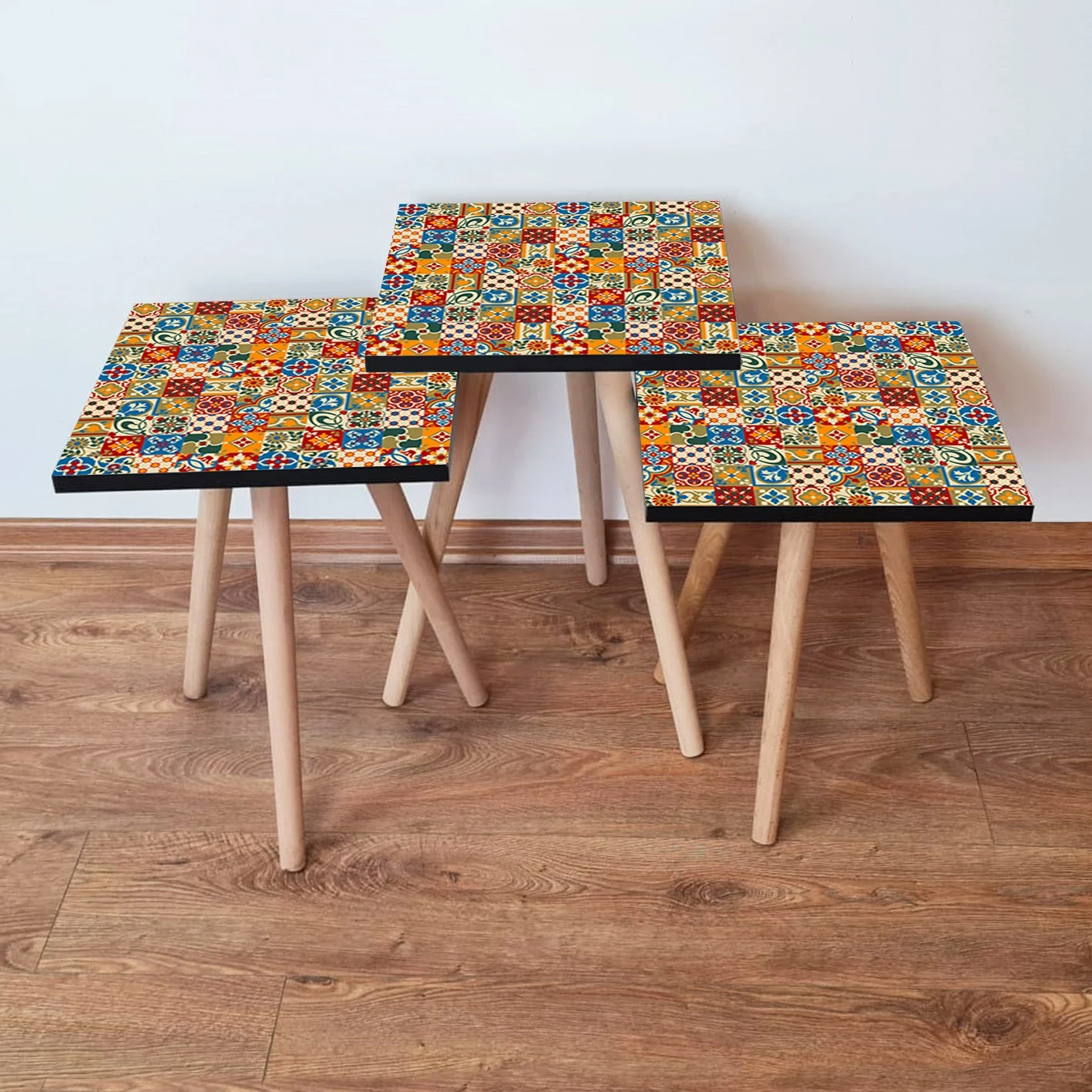 Set tavolinash të vendosshme, shumëngjyrëshe, Skye Decor, 3Shp325 (3 copë)