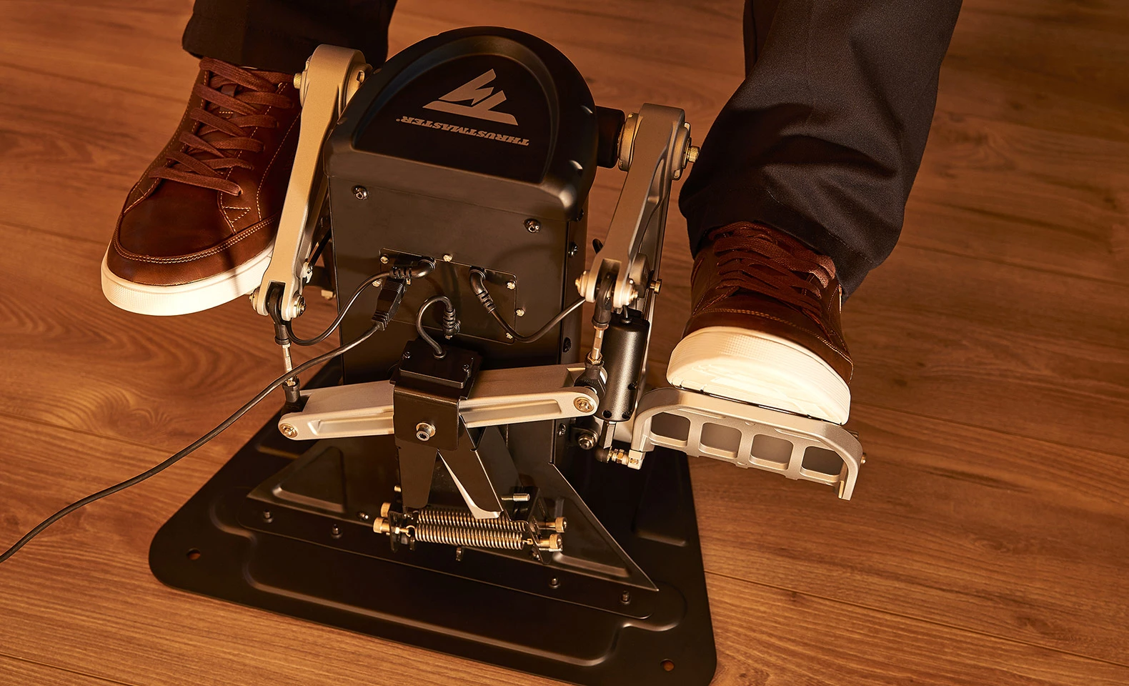 Pedale rudder për flight simulator Thrustmaster TPR Pendular Rudder, zi/argjend