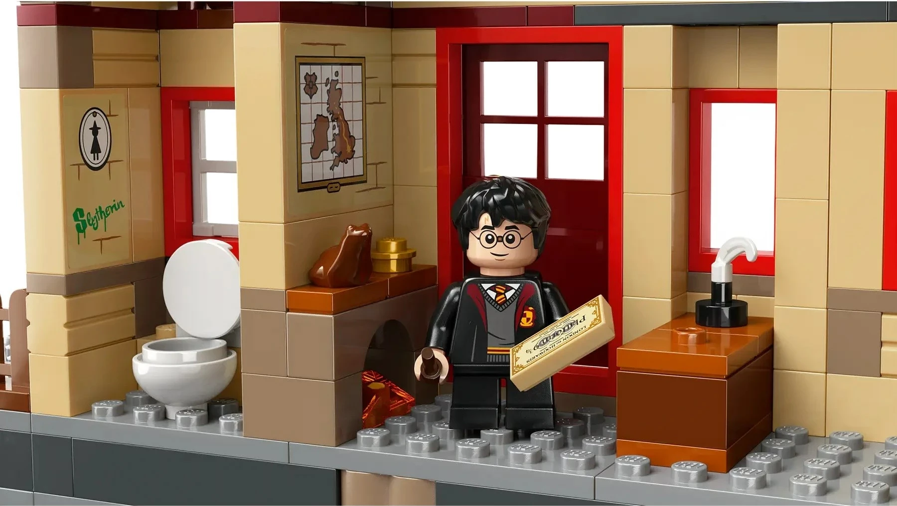 Set LEGO Harry Potter Hogwarts Express dhe Hogsmeade Station 76423, 8 minifigura