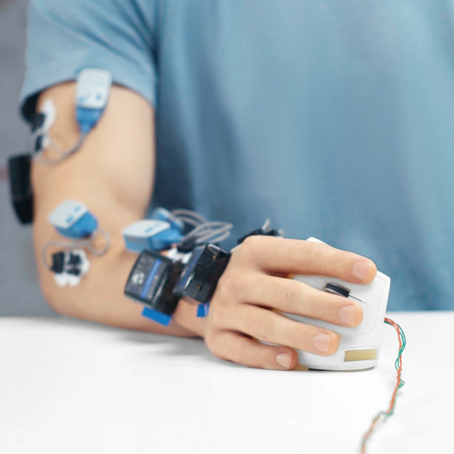 Maus Logitech MX Vertical Advanced Ergonomic, Djathtas, Optik, RF Wireless + Bluetooth, 4000 DPI, Grafit