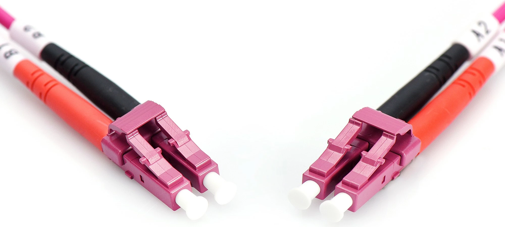 Kabëll optik Digitus Fiber Optic Multimode Patchcord, OM4, LC / LC, 3 m, Violet