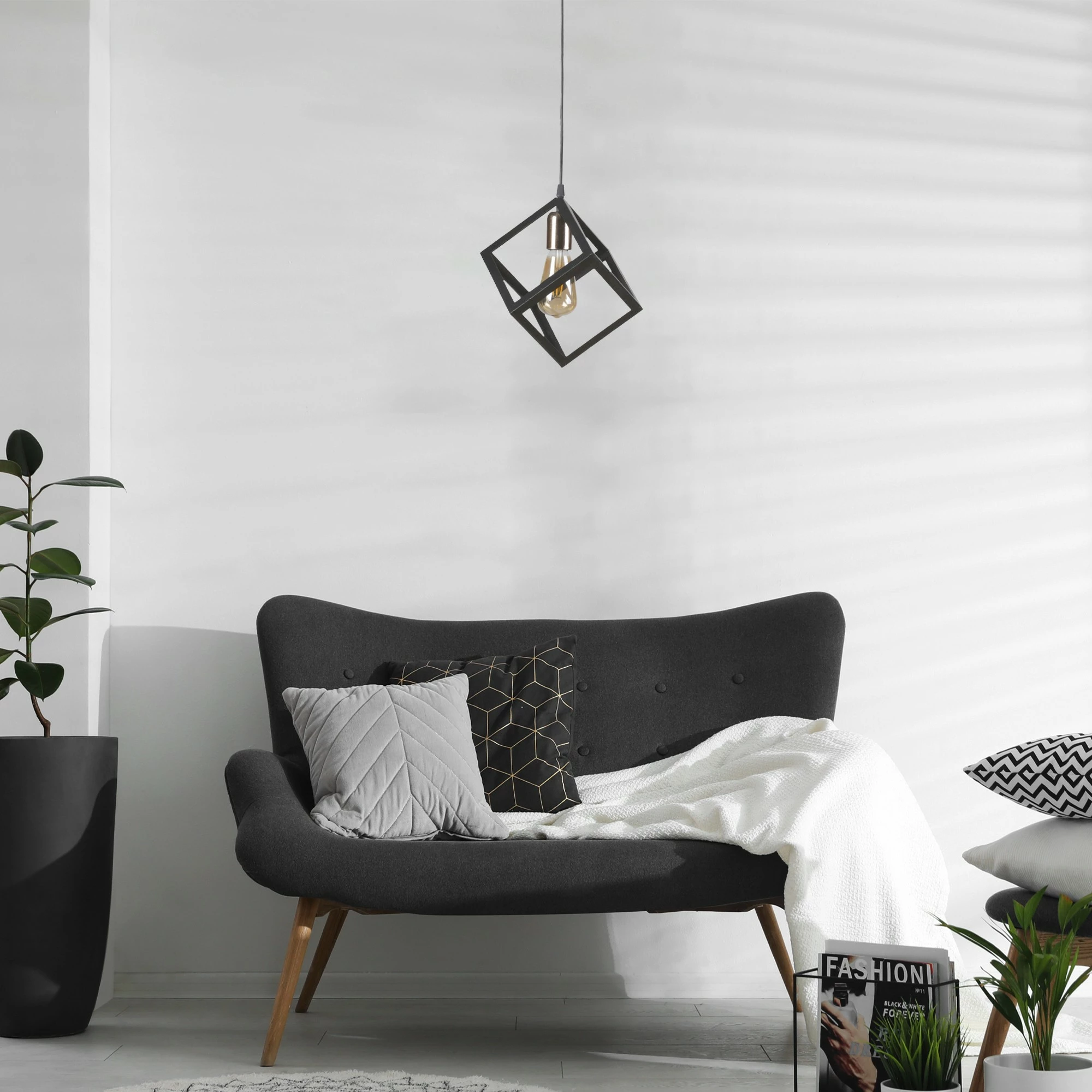 Llambë varëse Opviq, metal i zi, bakër, Kare Tekli, 26x65cm