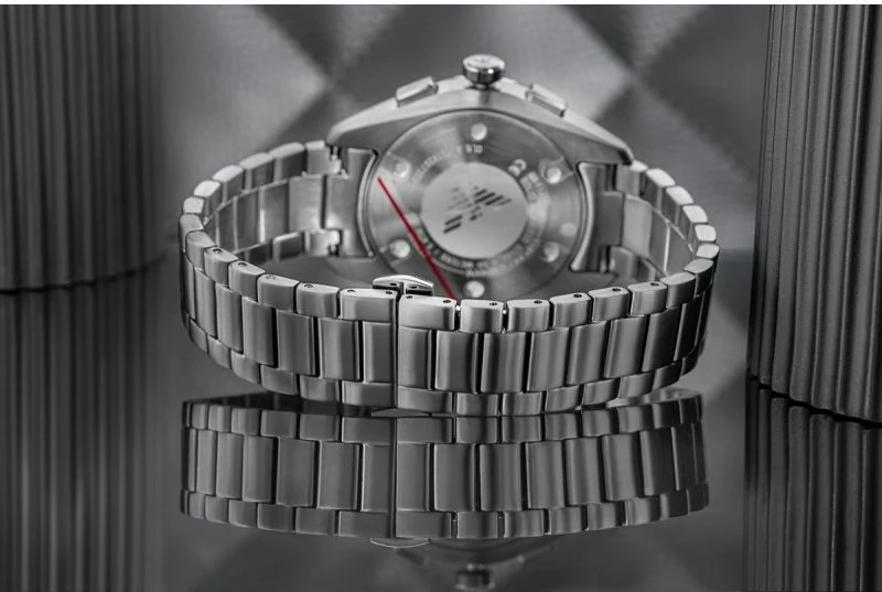 Orë dore për meshkuj Emporio Armani, titanium