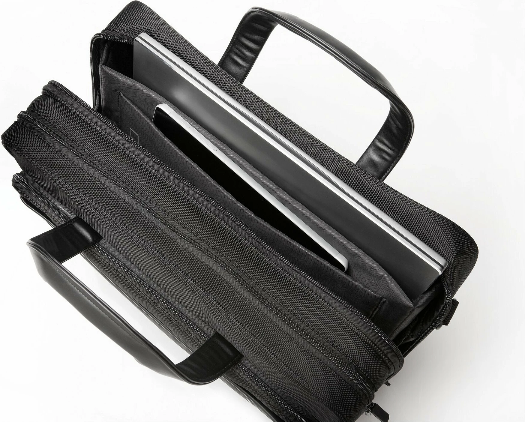Çantë laptopi Kensington Contour 2.0, 15.6", e zezë