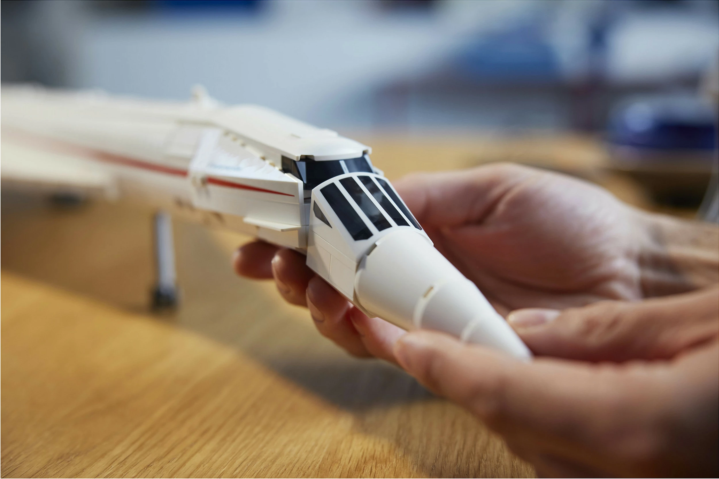 Set ndërtimi LEGO ICONS Concorde, 2083 pjesë, shumëngjyrësh