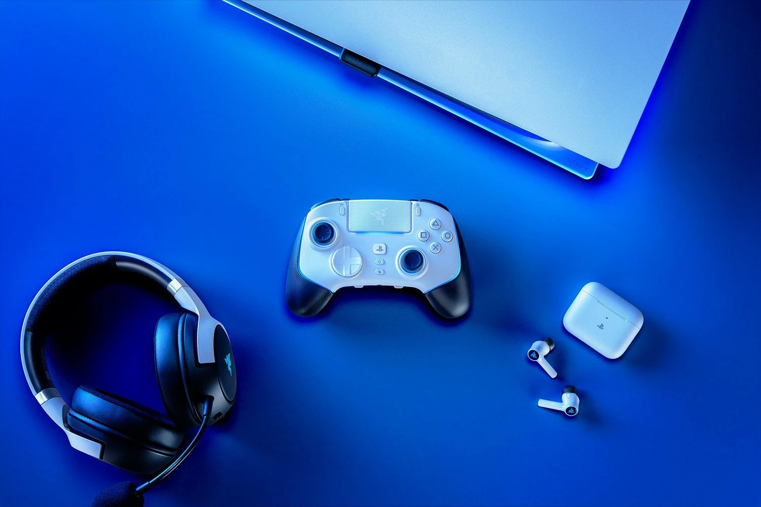 Kontroller gaming Razer Wolverine V2 Pro RZ06-04710200-R3G1 wireless/USB për PS5 & PC, bardhë