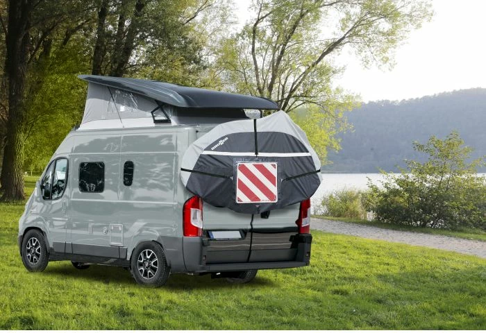 Mbulesë për e-bike BRUNNER Cover 2 (7130220N), poliester repelent ndaj ujit, xhep për tabelë paralajmëruese reflektuese, zi/gri