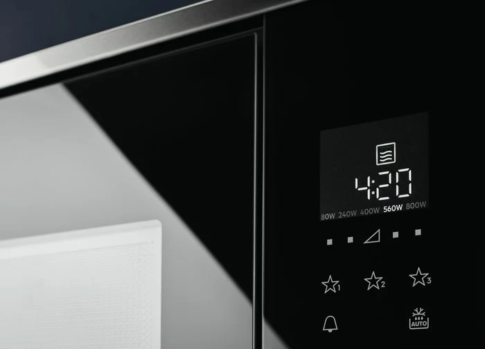 Furrë me mikrovalë e integrume Electrolux LMS2203EMX 20 L 700 W, e zezë