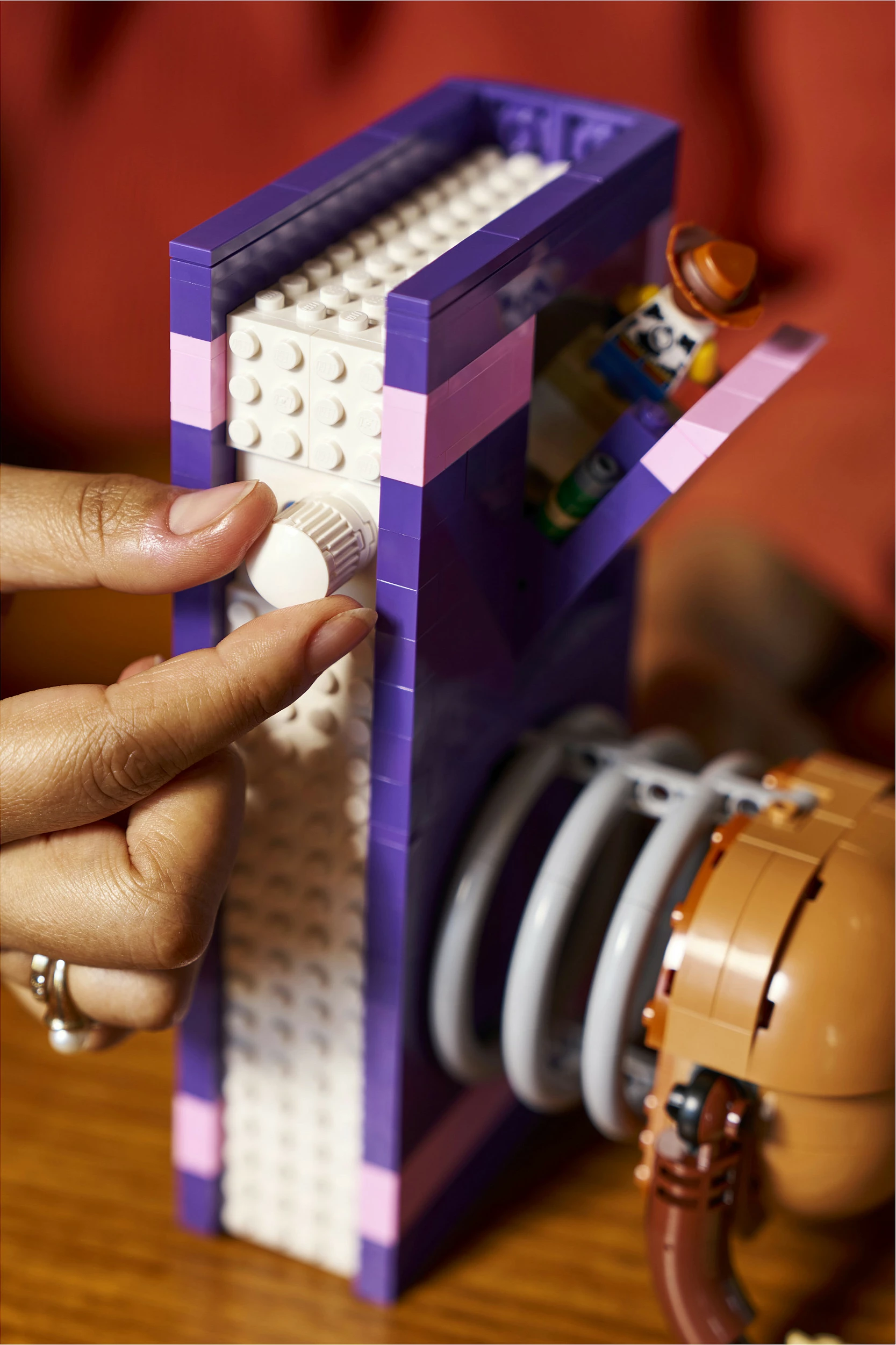 Set ndërtimi LEGO Disney Pixar Toy Story 43301 Slinky Dog Bookends, 1311 pjesë, 18+, shumëngjyrësh