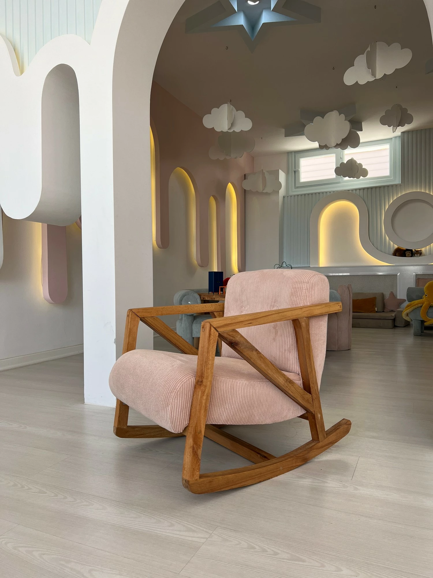 Karrige lëkundëse Wing, Atelier del Sofa, NiniMini, rozë