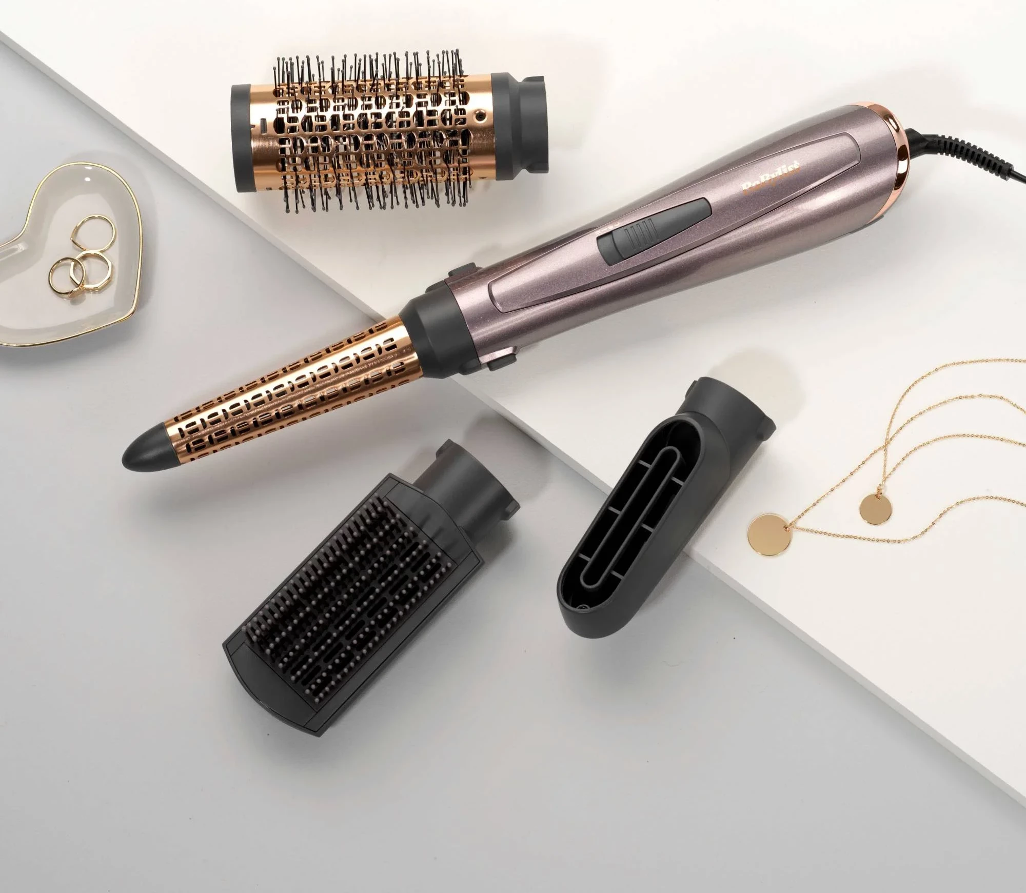 Furçë flokësh me ajër të nxehtë 4-në-1 BaByliss AS136E 1000W, me jone