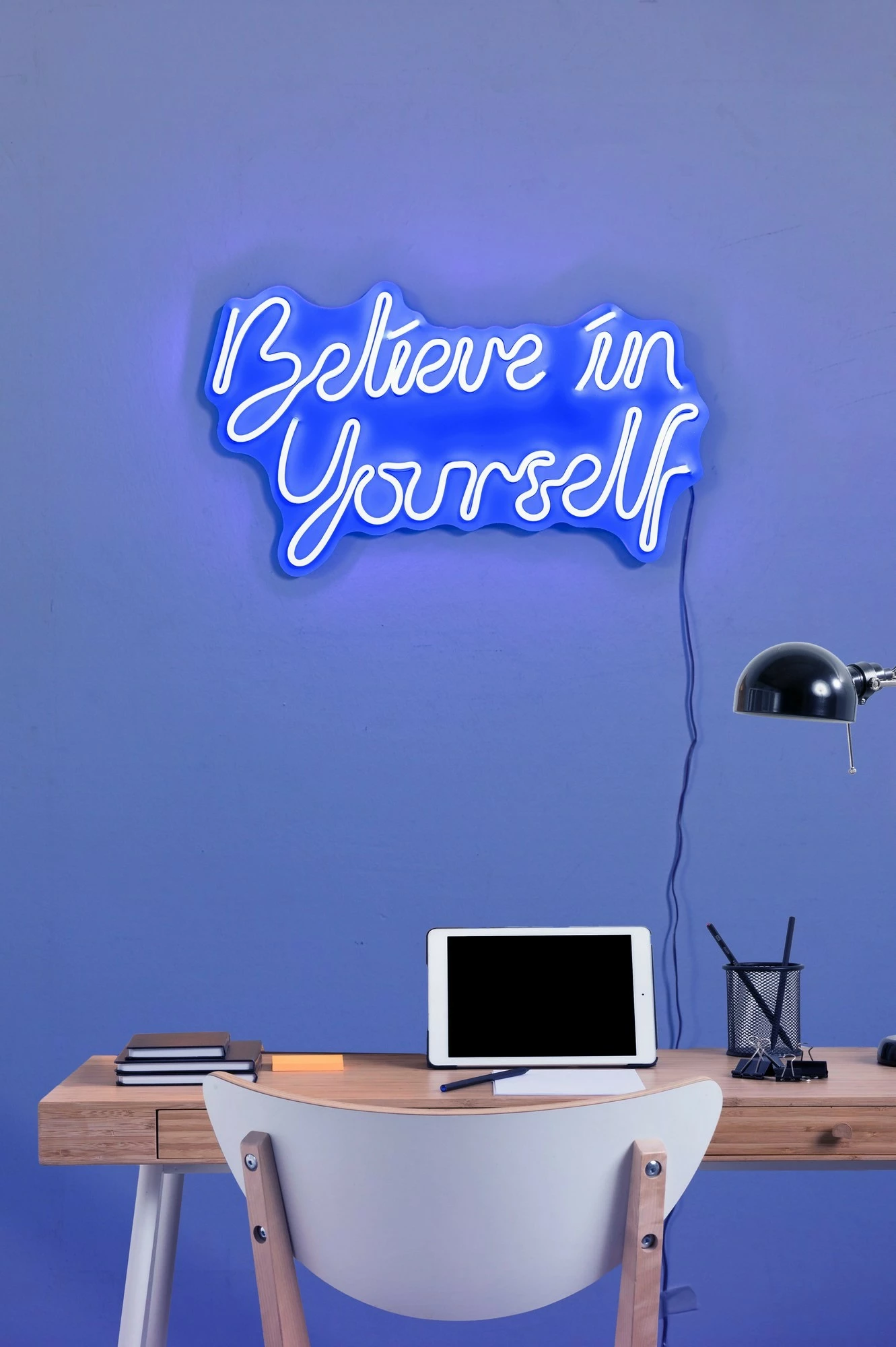 Dekor dritash LED plastike, 'Believe in Yourself', ngjyrë kaltër