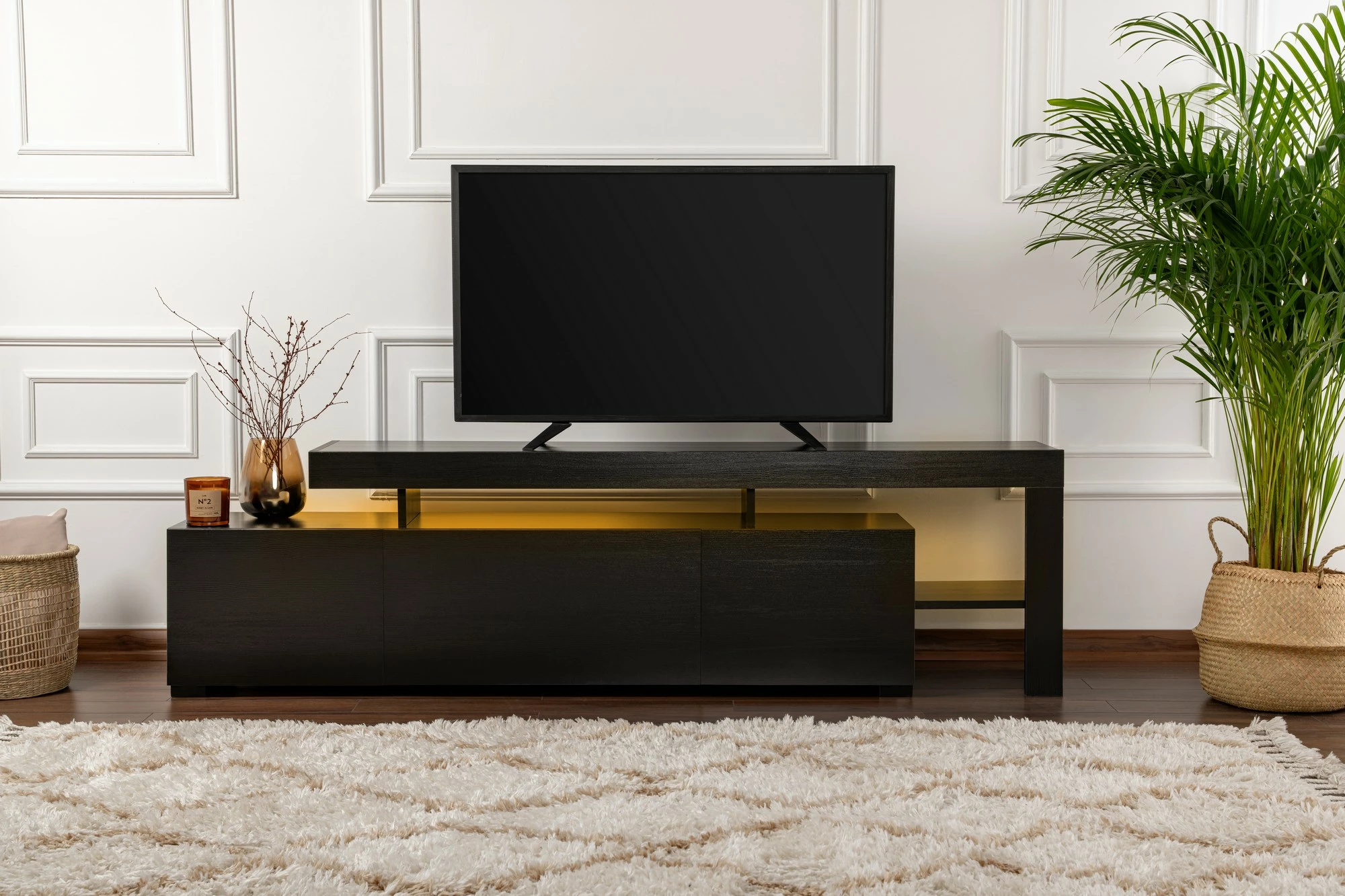 Komodë për TV Hanah Home, Beliz, ngjyrë dru e zezë