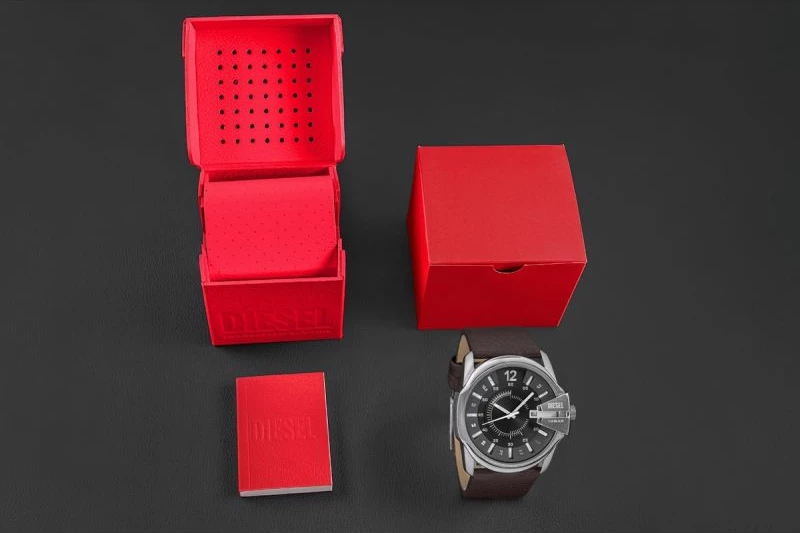 Orë dore për meshkuj DIESEL, kafe