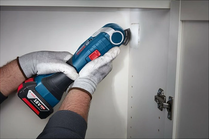 Vegël multifunksionale osciluese me bateri Bosch Professional GOP 18V-34 Solo, 18V, L-BOXX, blu/zi