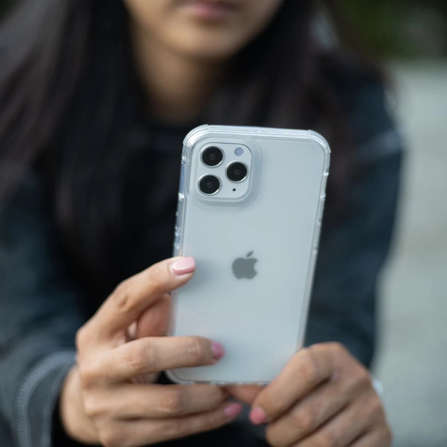 Mbështjellës Raptic X-Doria Clear për iPhone 14, i tejdukshëm, me MagSafe