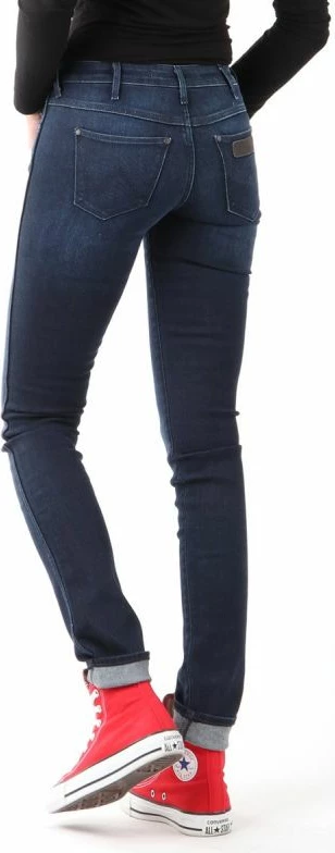 Xhinse femra Wrangler, të kaltra