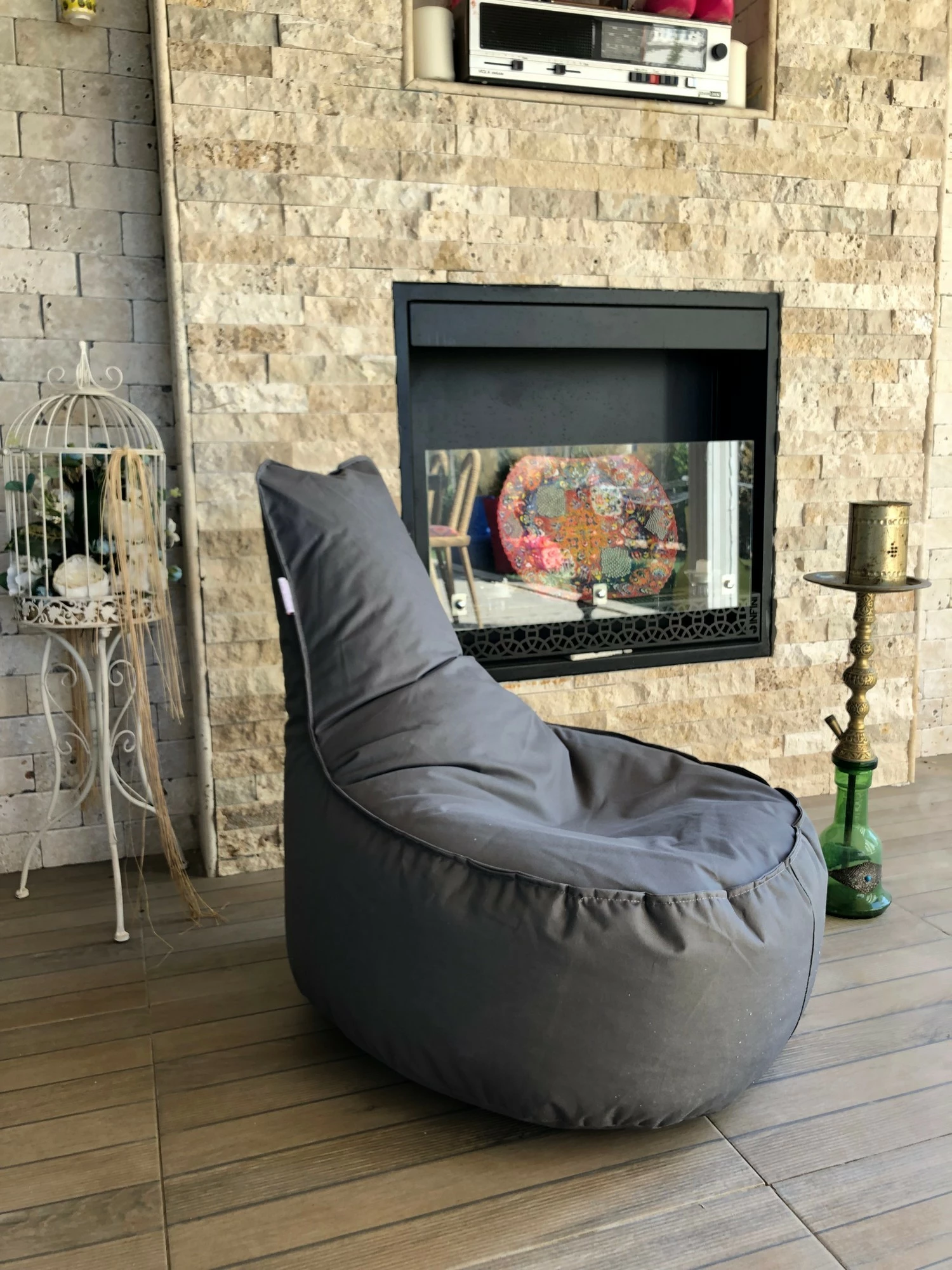 Qese ulëse gri, Atelier del Sofa, Aktif
