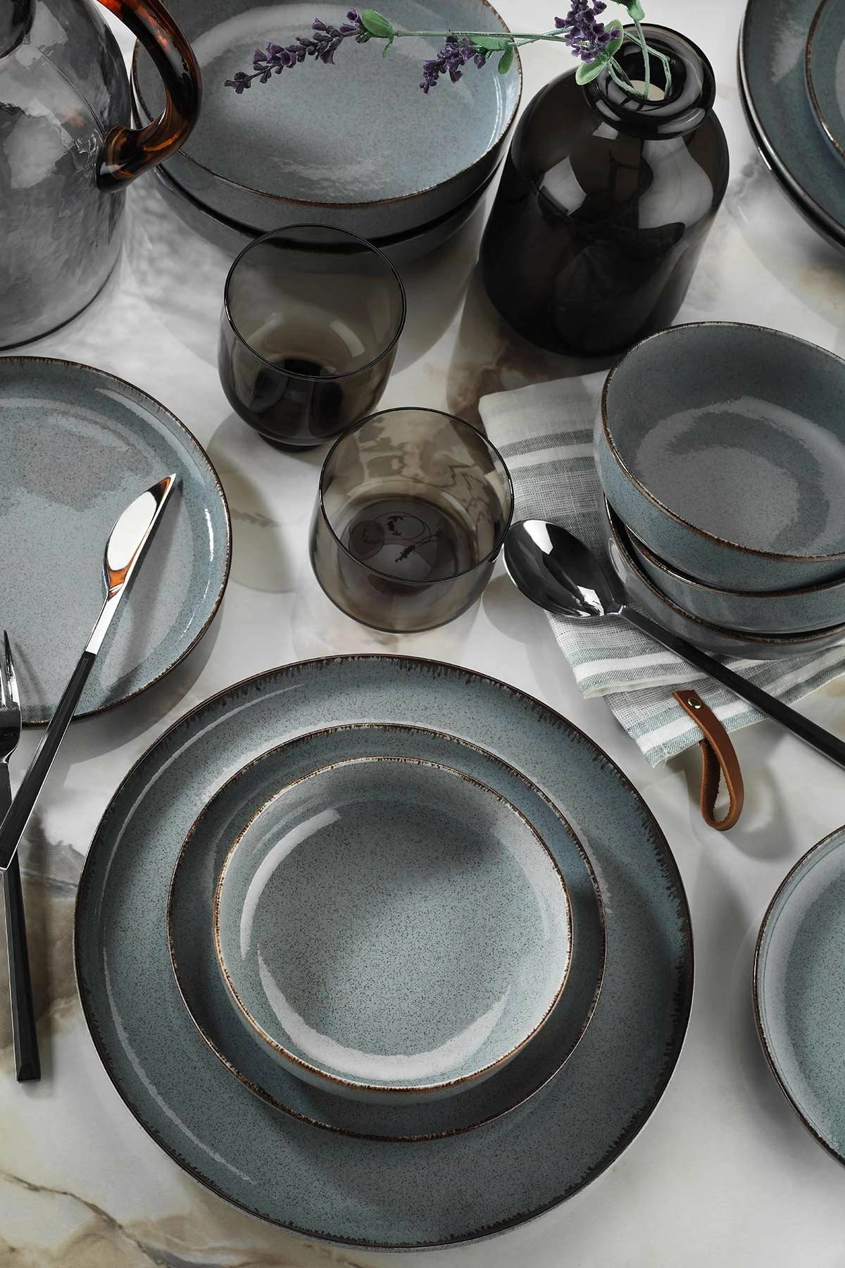 Set për drekë 16 pjesësh Hermia, MOD16YS730P01