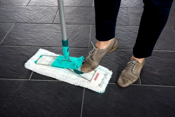 Mop Leifheit 55045 për pastrim të lagësht, mikrofibër, dorezë alumini, Blu/Gjelbër