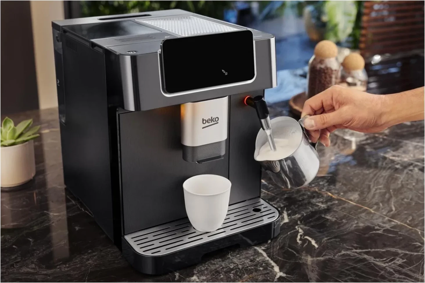 Aparat kafeje Beko CaffeExperto CEG7302B, automatik, zi