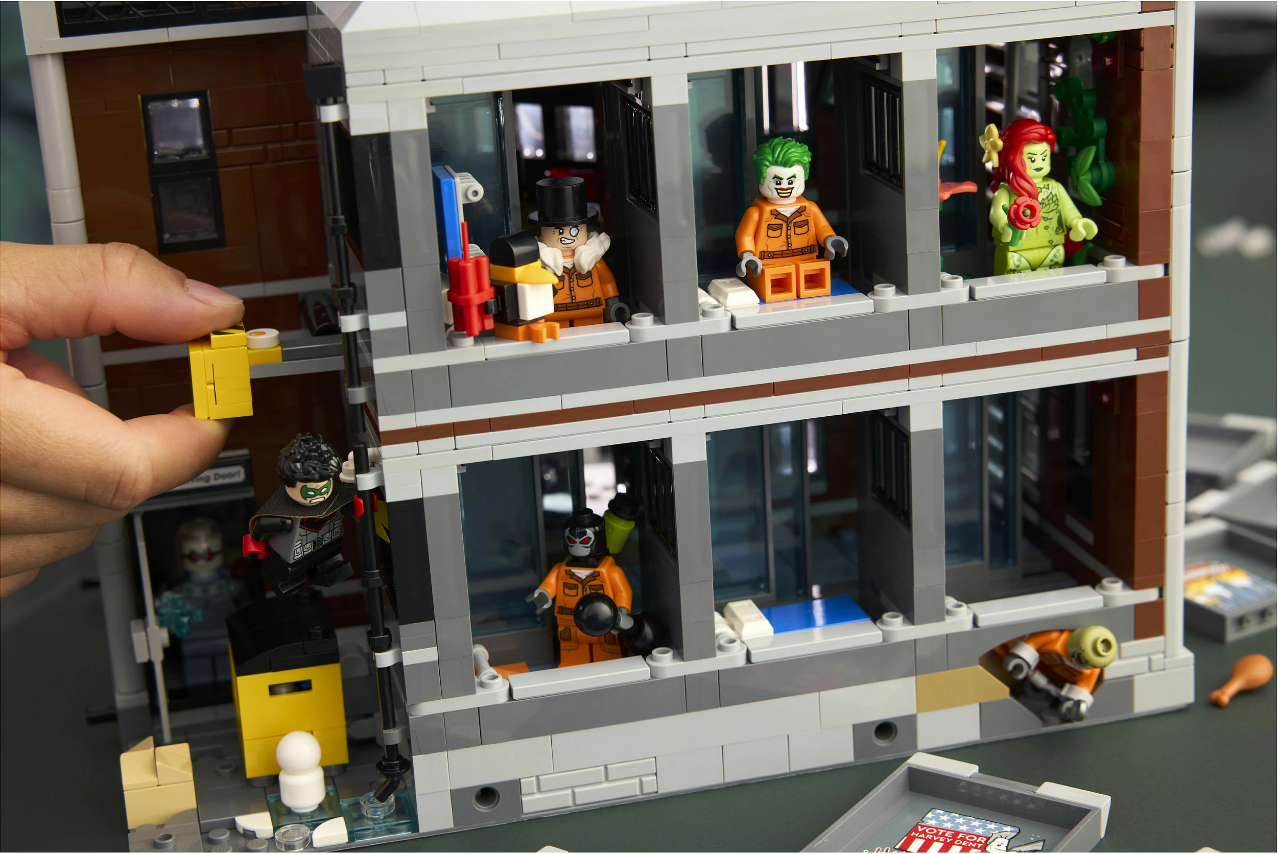 Set ndërtimi LEGO DC 76300 Batman Arkham Asylum, 2953 copë, shumëngjyrësh