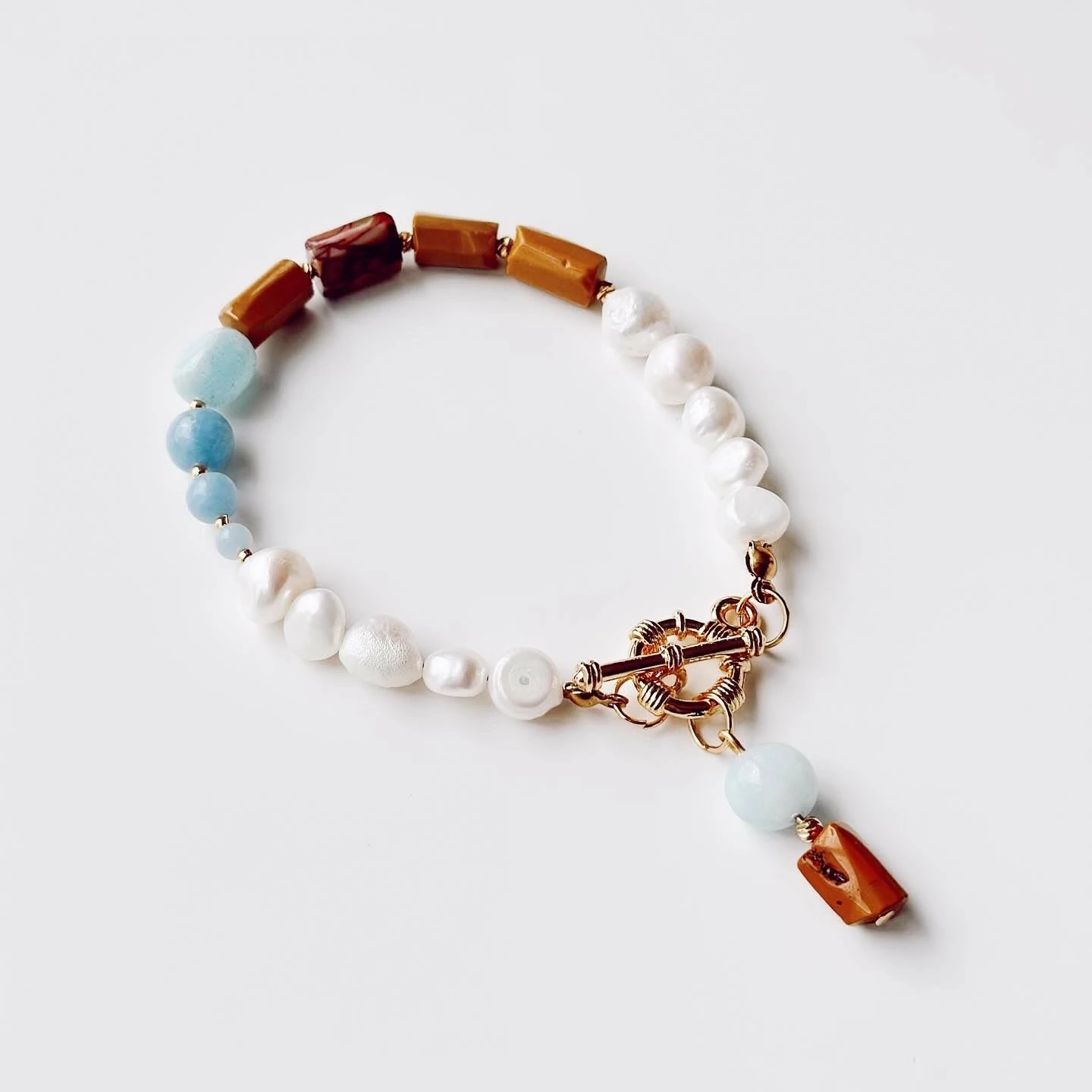 Byzylyk çeliku, gurë natyralë, Jumeon, shumëngjyrësh