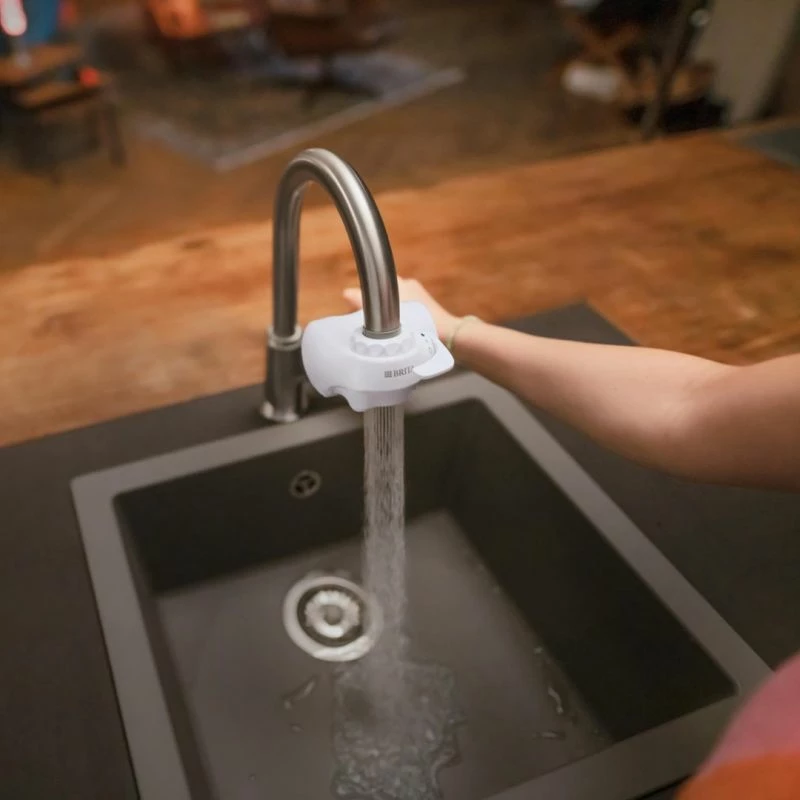 Filtru uji për rubinet BRITA ON TAP V CU CE2, i bardhë
