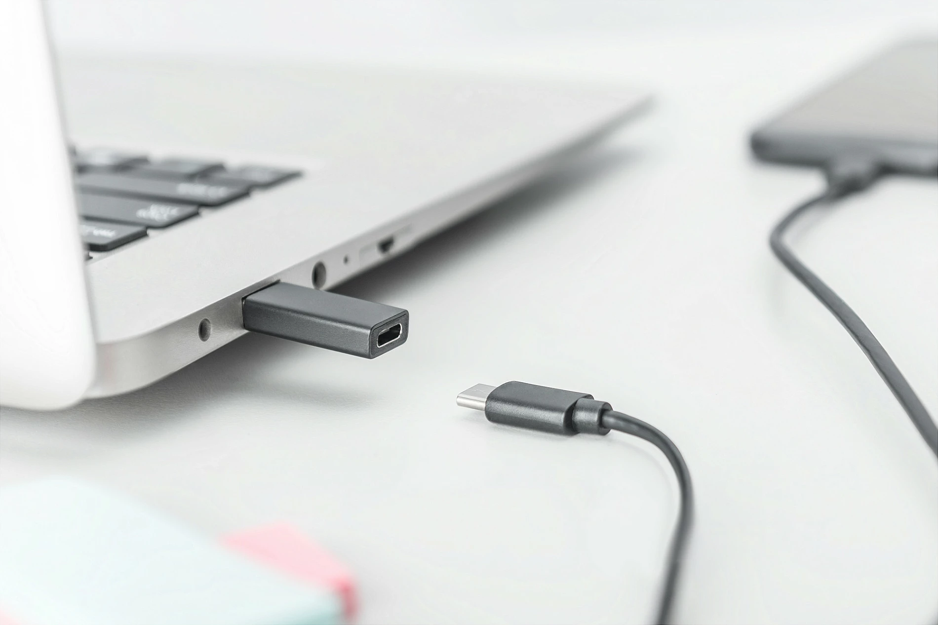 Adapter USB DIGITUS, USB-A (Male) në USB-C (Female), 5 Gbit/s, i zi