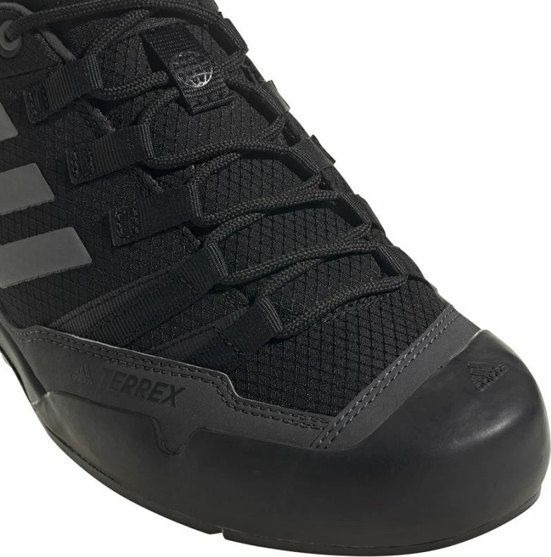 Atlete turistike për meshkuj adidas Terrex Swift Solo 2 M, të zeza [Madhësia: 43 1/3]