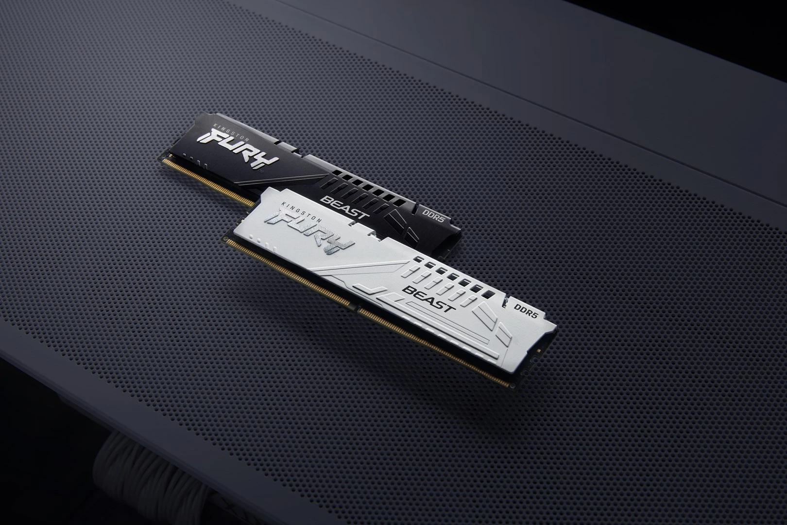 RAM Memorje Kingston FURY Beast 128GB 5600MT/s DDR5 CL40 DIMM (Kit prej 4) e zezë