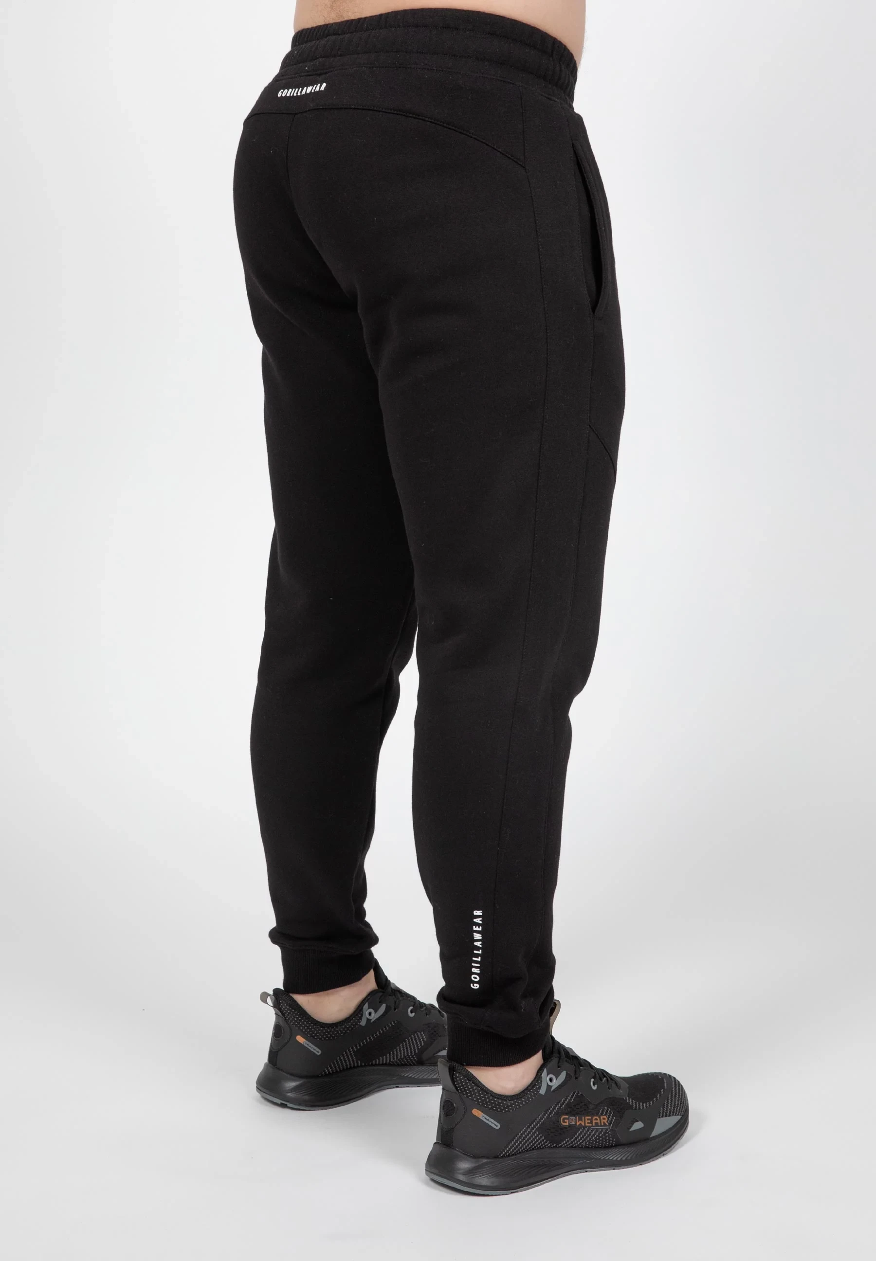 Leon Sweatpants - Black [Madhësia: L]
