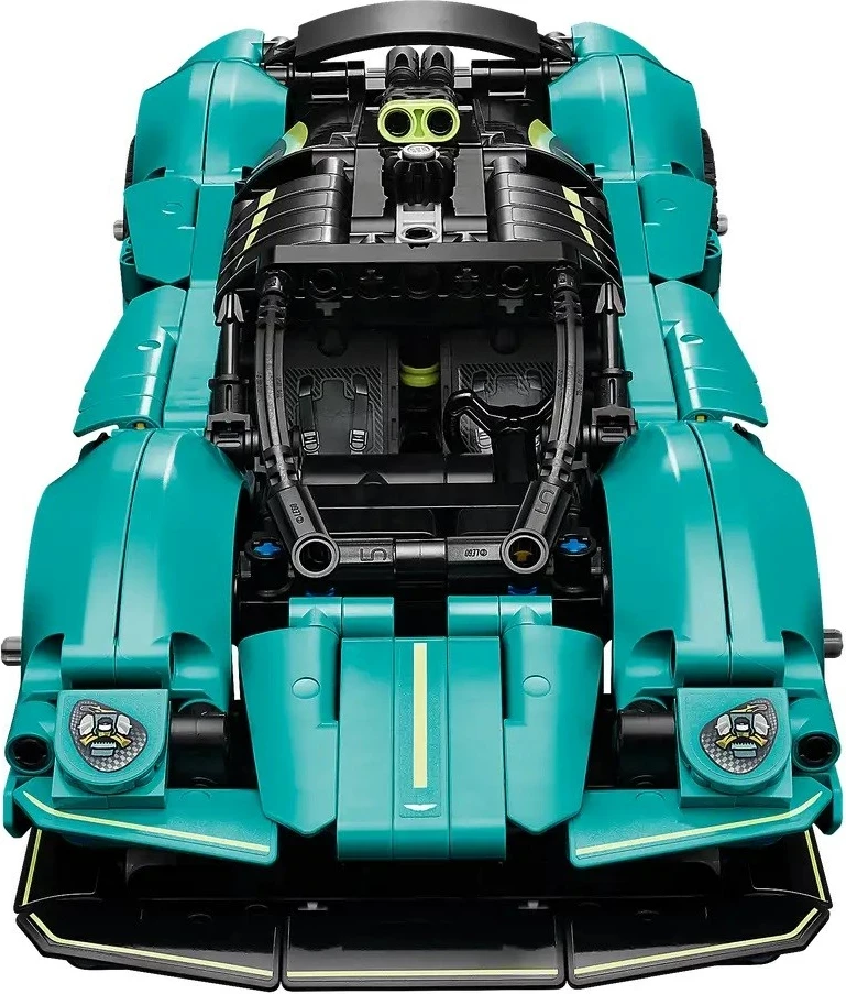 Set LEGO Technic Aston Martin Valkyrie 42208, 707 pjesë, për moshën 9+